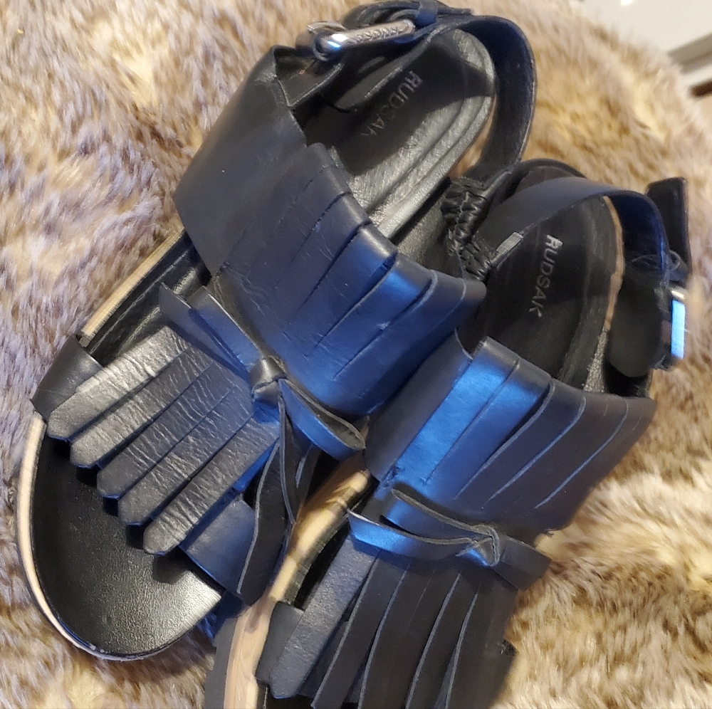 ⚘️⚘️RUDSAK Fringe Sandals